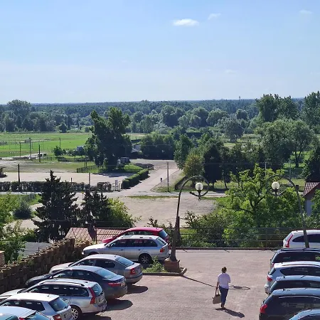 Hotell Czarnieckiego 3*