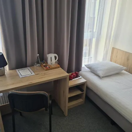 Hotel Czarnieckiego 3*