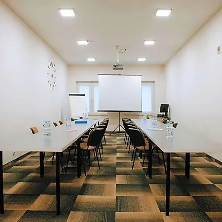 Hotell Czarnieckiego 3*