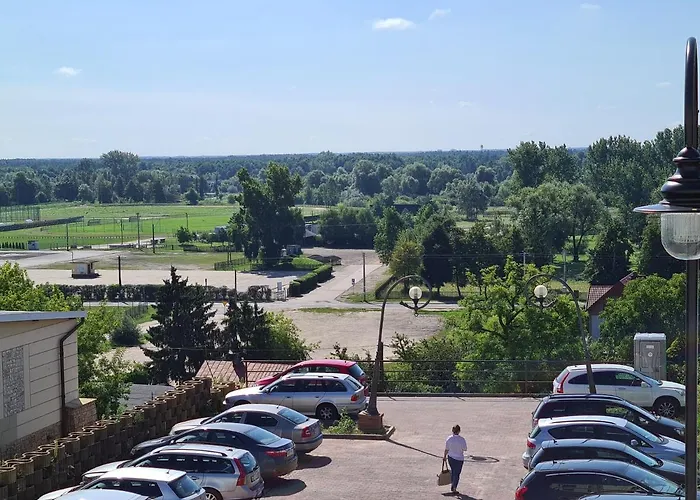 Hotel Czarnieckiego 3*