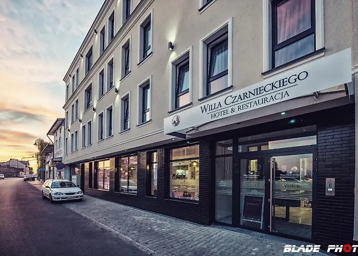 Czarnieckiego 3*