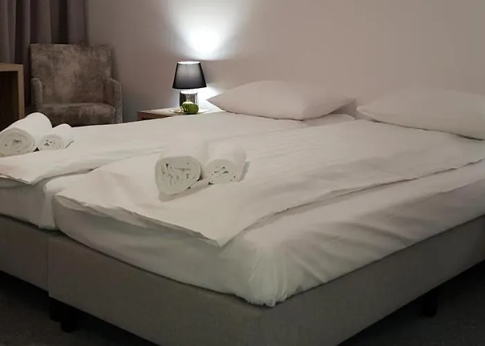 Czarnieckiego 3* Warka